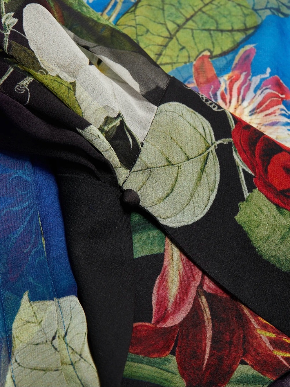 Alice + Olivia Botanical Floral Silk Blend Blouse Black Collar Red Piping M - Picture 9 of 9